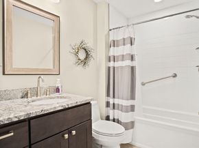 8 Winning Farm Rd 8, Woburn MA 01801