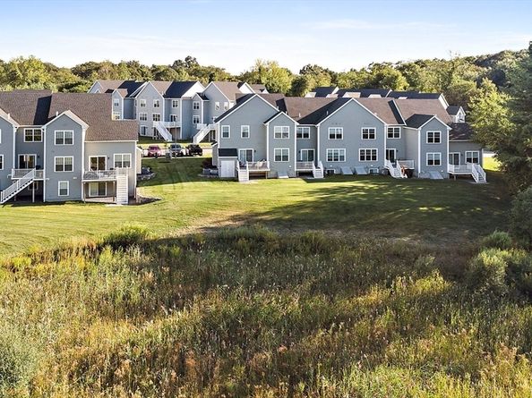 8 Winning Farm Rd 8, Woburn MA 01801