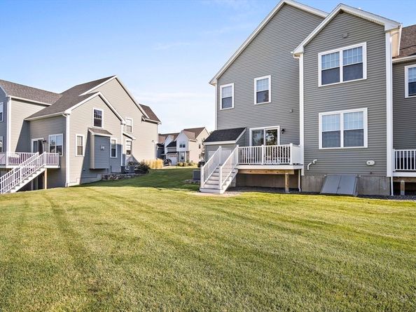 8 Winning Farm Rd 8, Woburn MA 01801