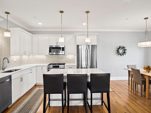 8 Winning Farm Rd 8, Woburn MA 01801