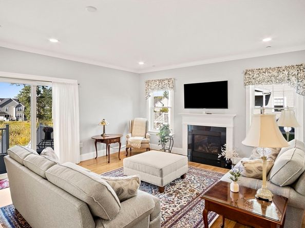 8 Winning Farm Rd 8, Woburn MA 01801