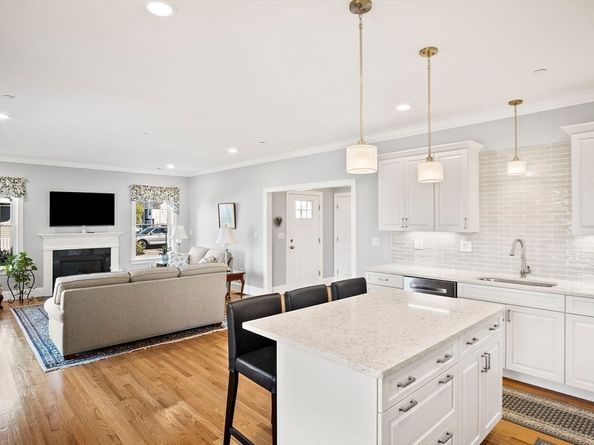 8 Winning Farm Rd 8, Woburn MA 01801