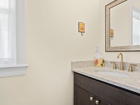 8 Winning Farm Rd 8, Woburn MA 01801