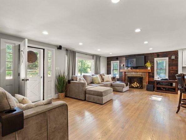 182 Westford St, Chelmsford MA 01824