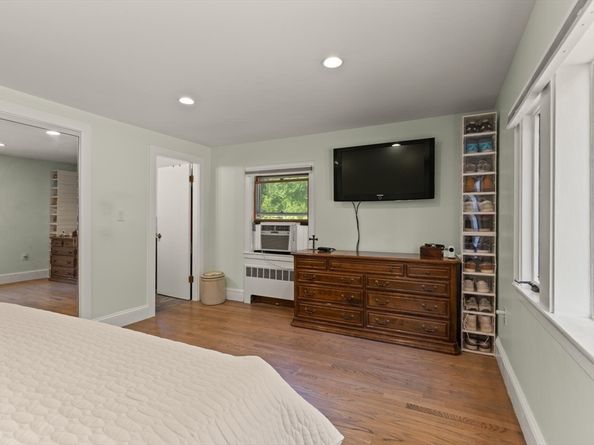 182 Westford St, Chelmsford MA 01824