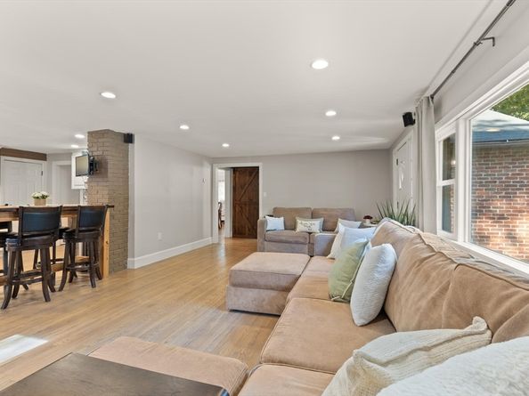 182 Westford St, Chelmsford MA 01824