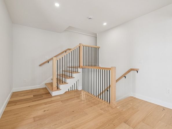 32 Larch 32, Boston MA 02135