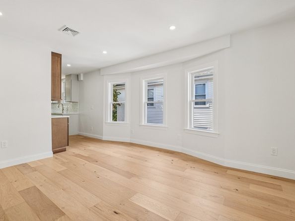 32 Larch 32, Boston MA 02135
