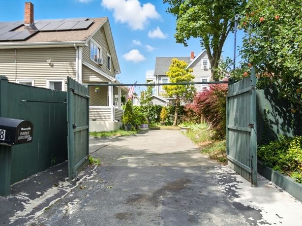 48R Tappan Pl, Everett MA 02149