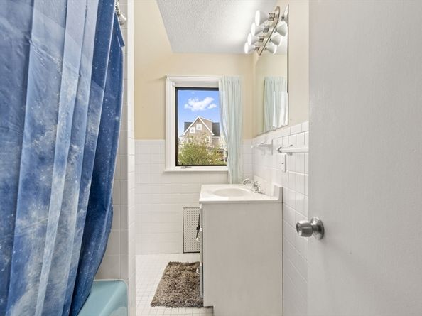 48R Tappan Pl, Everett MA 02149