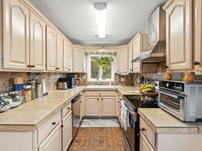 48R Tappan Pl, Everett MA 02149