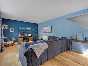 38 Old Powder House Rd, Lakeville MA 02347