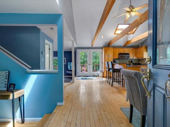 38 Old Powder House Rd, Lakeville MA 02347