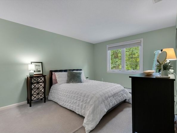 38 Old Powder House Rd, Lakeville MA 02347
