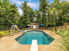 38 Old Powder House Rd, Lakeville MA 02347
