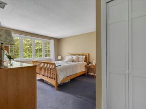 38 Old Powder House Rd, Lakeville MA 02347