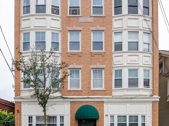 48 Essex St 7, Salem MA 01970