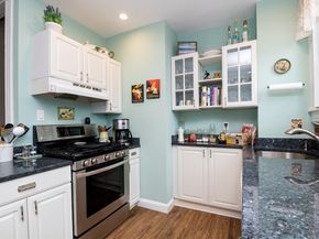 48 Essex St 7, Salem MA 01970