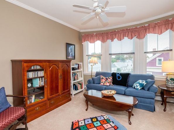 48 Essex St 7, Salem MA 01970