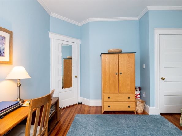 48 Essex St 7, Salem MA 01970