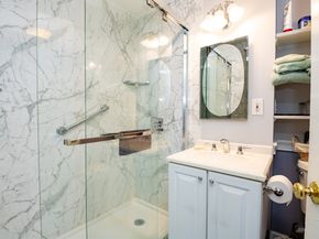 48 Essex St 7, Salem MA 01970