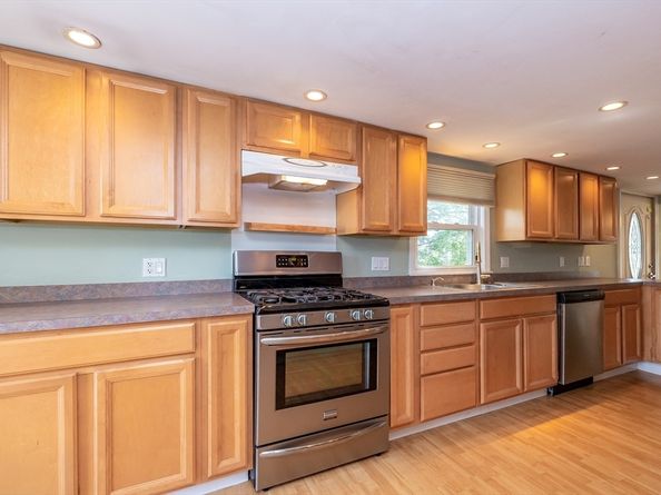 29 Eliot St, Billerica MA 01821