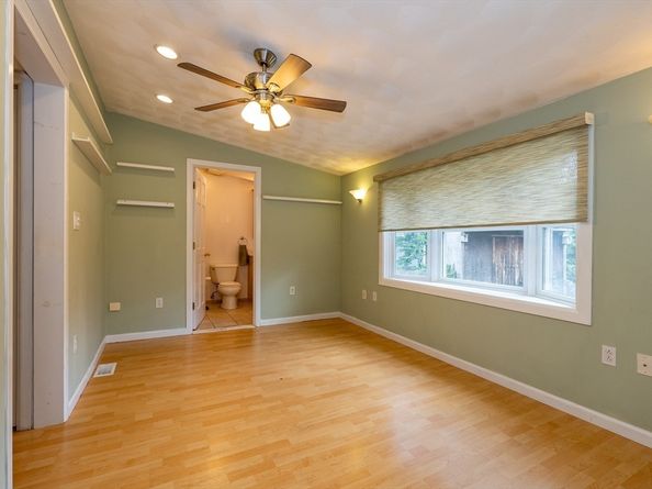 29 Eliot St, Billerica MA 01821