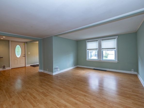 29 Eliot St, Billerica MA 01821
