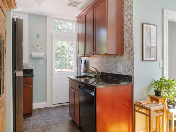 40 Rockview St 4, Boston MA 02130