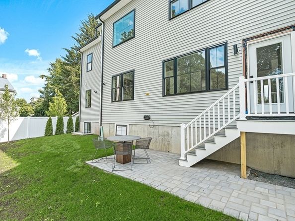 12-14 Sylvan Street 4, Melrose MA 02176