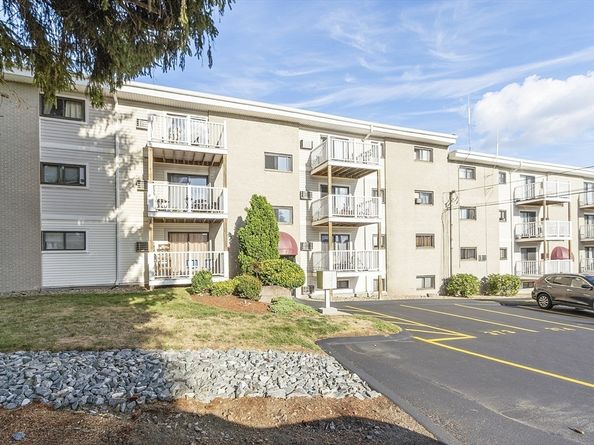 37 Hosmer St 20, Marlborough MA 01752