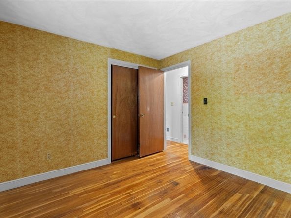 8 Emily Road, Framingham MA 01701