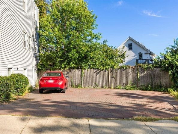 84-86 Mt Vernon St 841, Somerville MA 02145