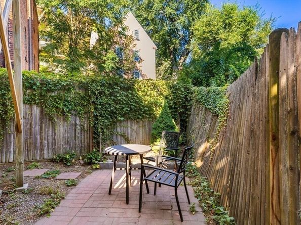 84-86 Mt Vernon St 841, Somerville MA 02145