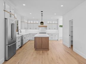 17 Harwood Rd, Natick MA 01760