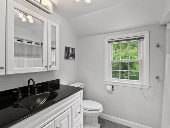 124 Hillside Rd, North Andover MA 01845