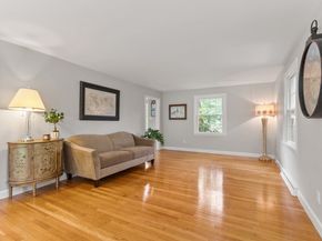 124 Hillside Rd, North Andover MA 01845