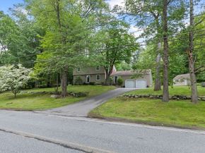 124 Hillside Rd, North Andover MA 01845