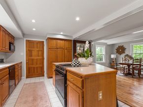 124 Hillside Rd, North Andover MA 01845