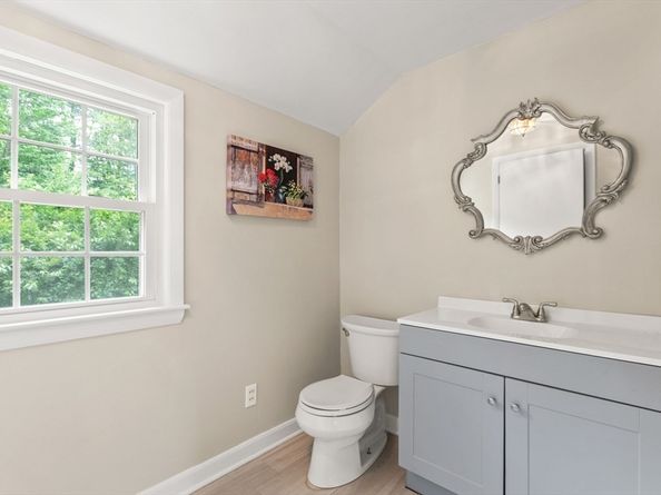 124 Hillside Rd, North Andover MA 01845