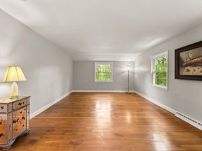 124 Hillside Rd, North Andover MA 01845