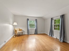 124 Hillside Rd, North Andover MA 01845