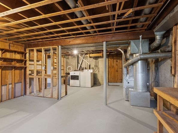 124 Hillside Rd, North Andover MA 01845