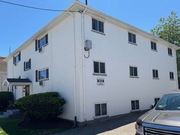 7 Holmes St, Quincy MA 02171