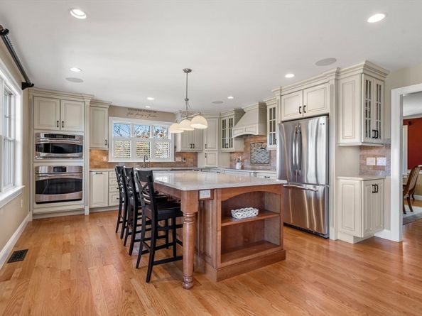 11 Redtail Ln, Carver MA 02330
