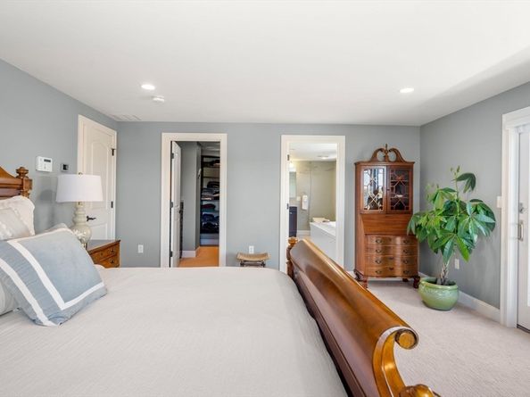 11 Redtail Ln, Carver MA 02330
