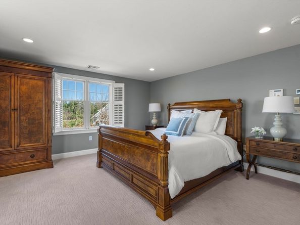11 Redtail Ln, Carver MA 02330