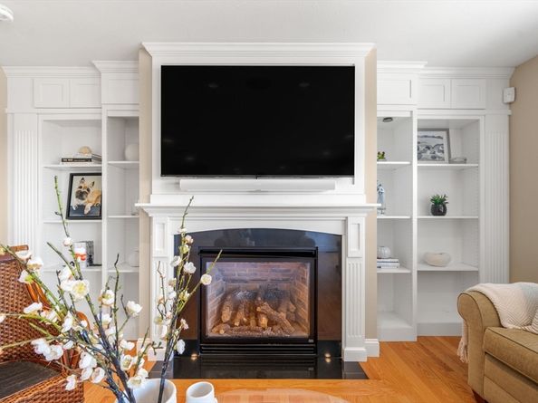 11 Redtail Ln, Carver MA 02330