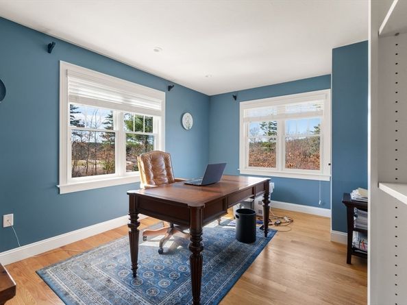 11 Redtail Ln, Carver MA 02330