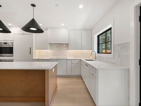 145 Warren St 4, Newton MA 02459